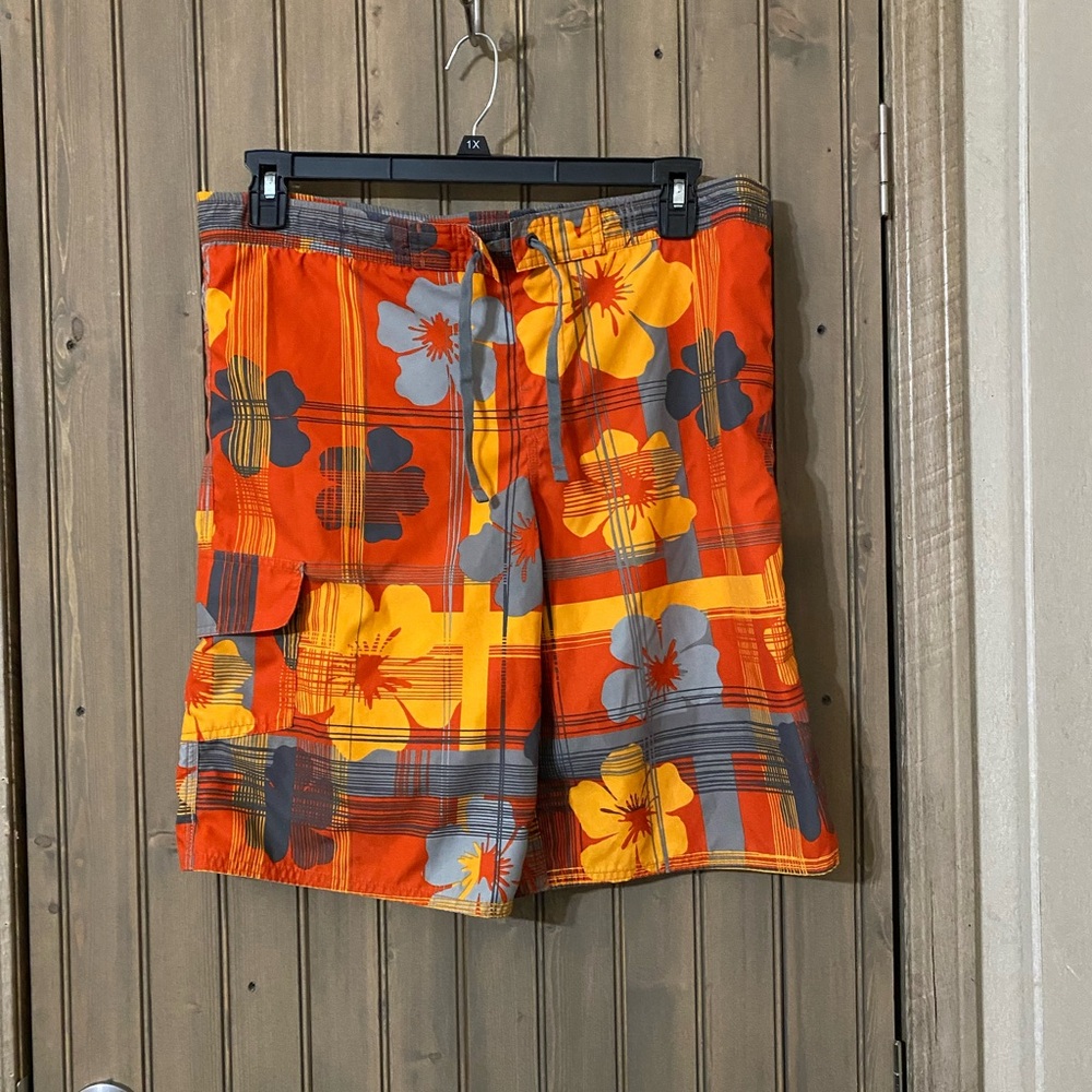 LL Bean Swim Trunks Tropical
Board Shorts Boys 18
50+UPF UV Protection Lined